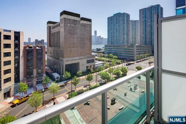 Property Photo:  20 Newport Parkway 617  NJ 07310 