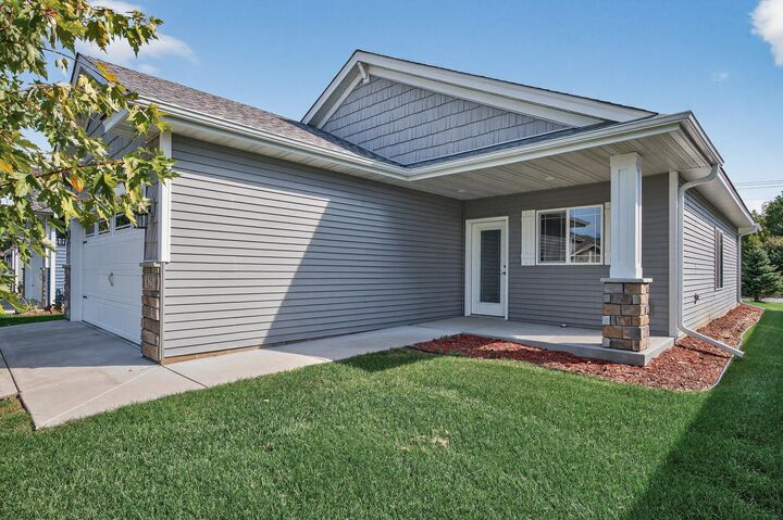 Property Photo:  825 Golden Way NW  MN 55040 