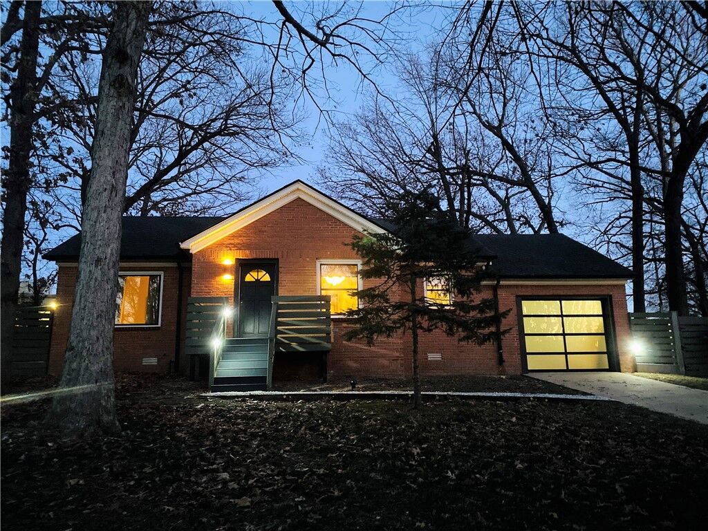 Property Photo:  310 NW J Street  AR 72712 