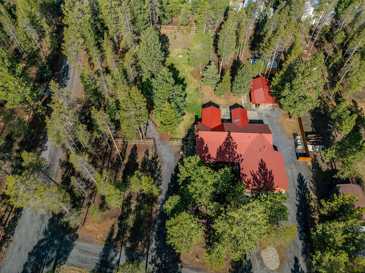 Property Photo:  1870 Iron Wheel Court  OR 97739 