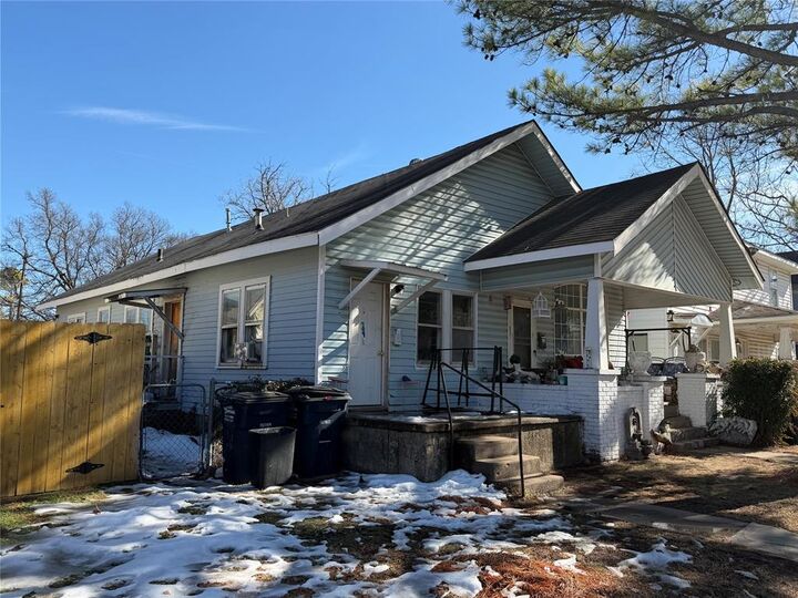 Property Photo: 709 N Broadway OK 74801
