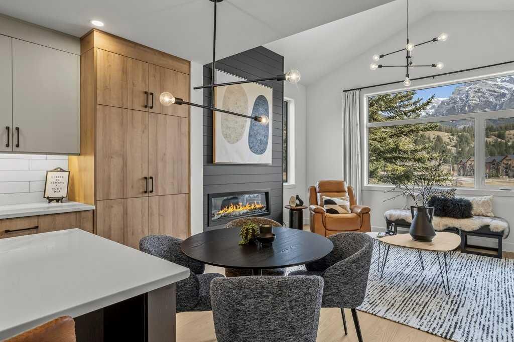 Property Photo:  1413 Mountain Avenue 102  AB T1W 1M3 