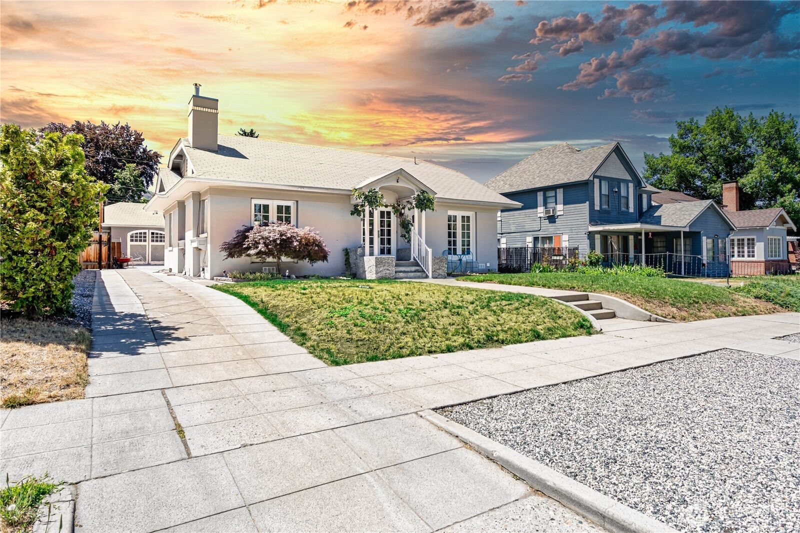 Property Photo:  146 S Delaware Avenue  WA 98801 