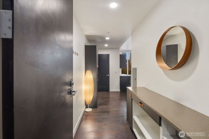 Property Photo:  1321  Seneca Street 307  WA 98101 