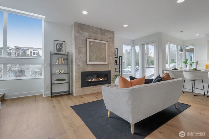 Property Photo:  222  4th Avenue  WA 98033 