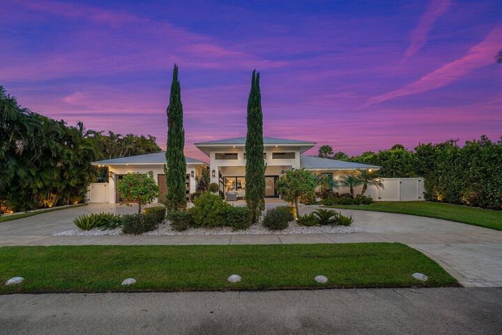 Property Photo:  1117 Lake Drive  FL 33444 