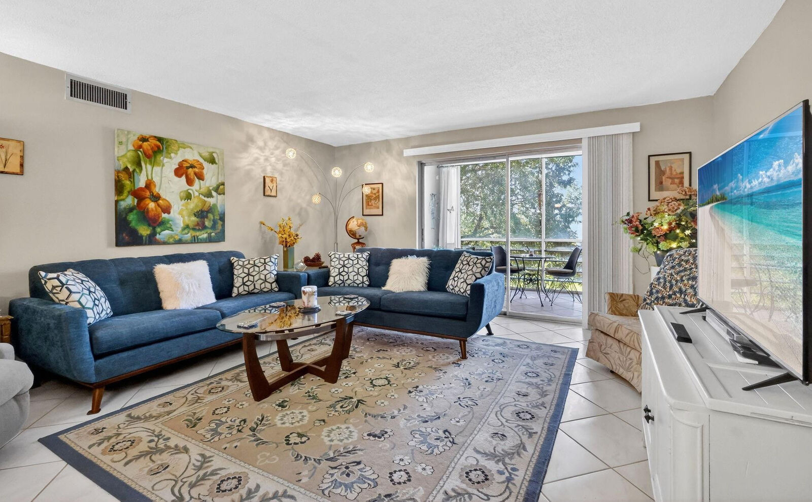 Property Photo:  330 NE 26th Avenue 318  FL 33435 