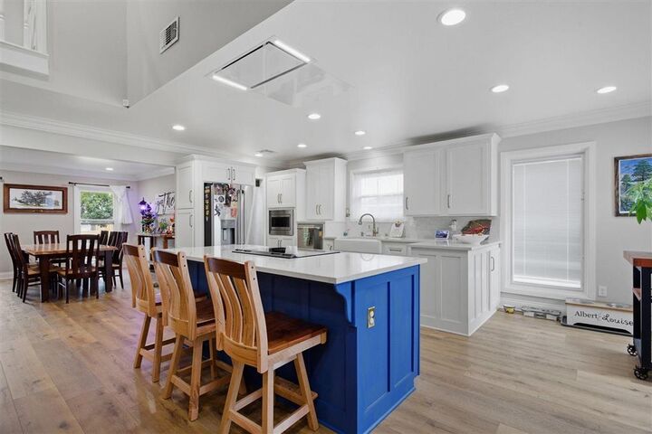 Property Photo:  1503 S Chateau Circle S  LA 70605 