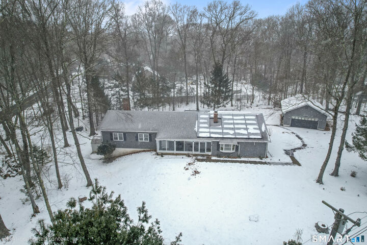 Property Photo:  5 Williamsburg Road  CT 06447 