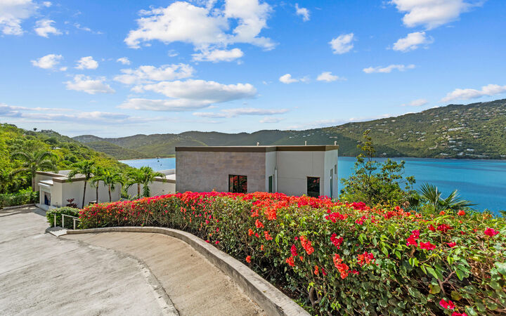 Property Photo:  10-3-5 Peterborg Gns  VI 00802 