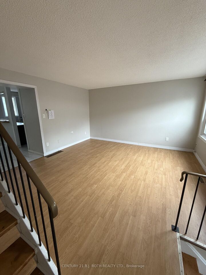 Property Photo:  63 Ferris Lane A7  ON L4M 5C4 