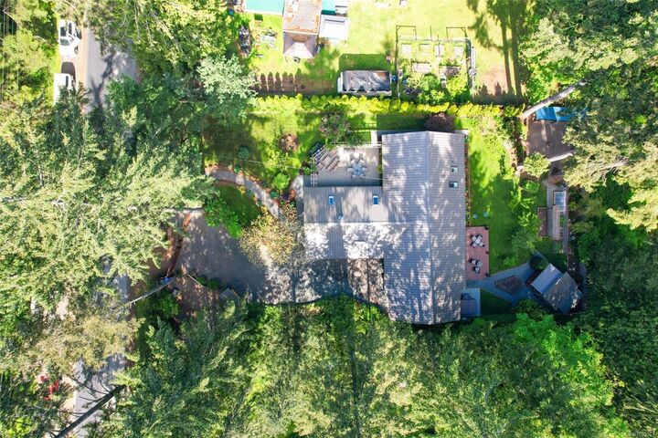 Property Photo:  1126 North Rd  BC V0R 1X3 