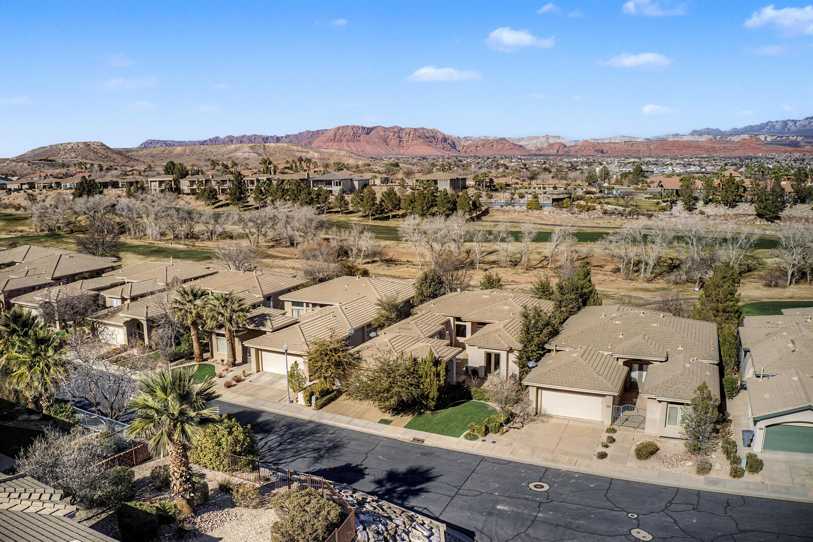 Property Photo:  2335 W Sunbrook Dr #19  UT 84770 