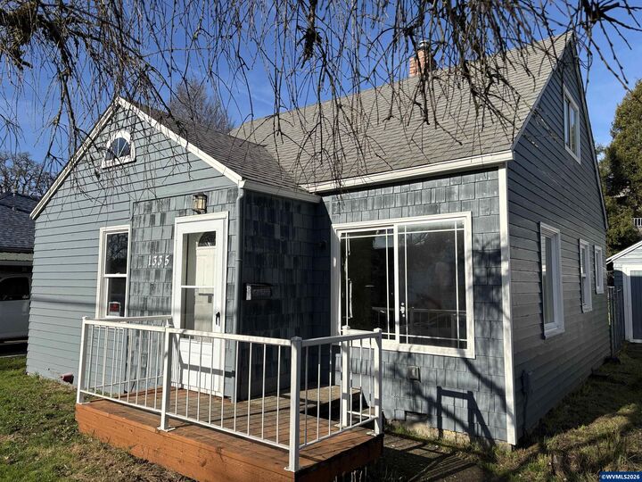 Property Photo:  1335 Lee St SE  OR 97302 