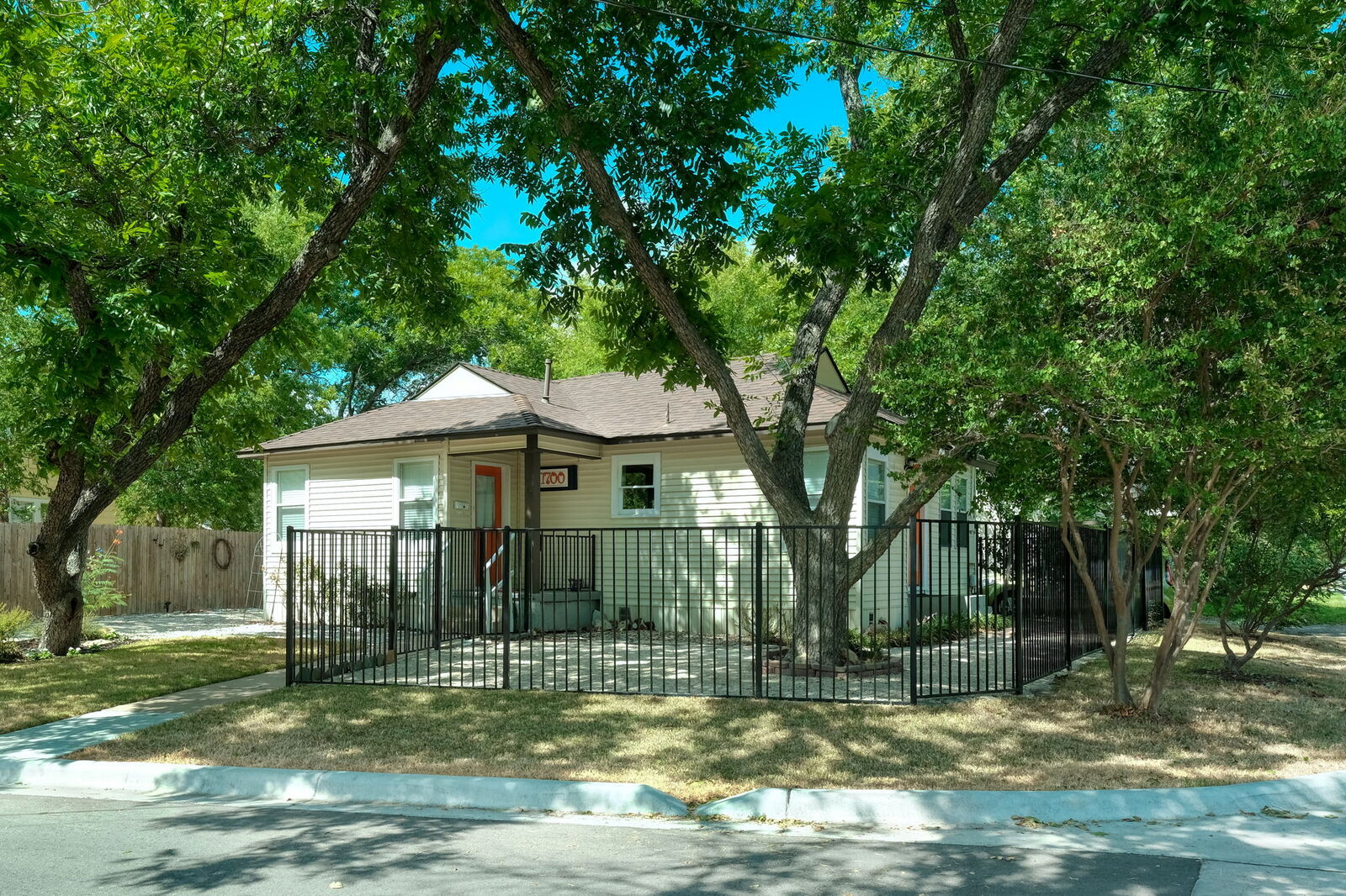 Property Photo:  1700 Eubank Street  TX 78626 