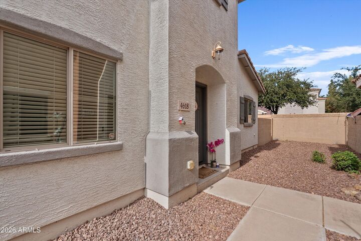 Property Photo: 4618 E Laurel Court AZ 85234