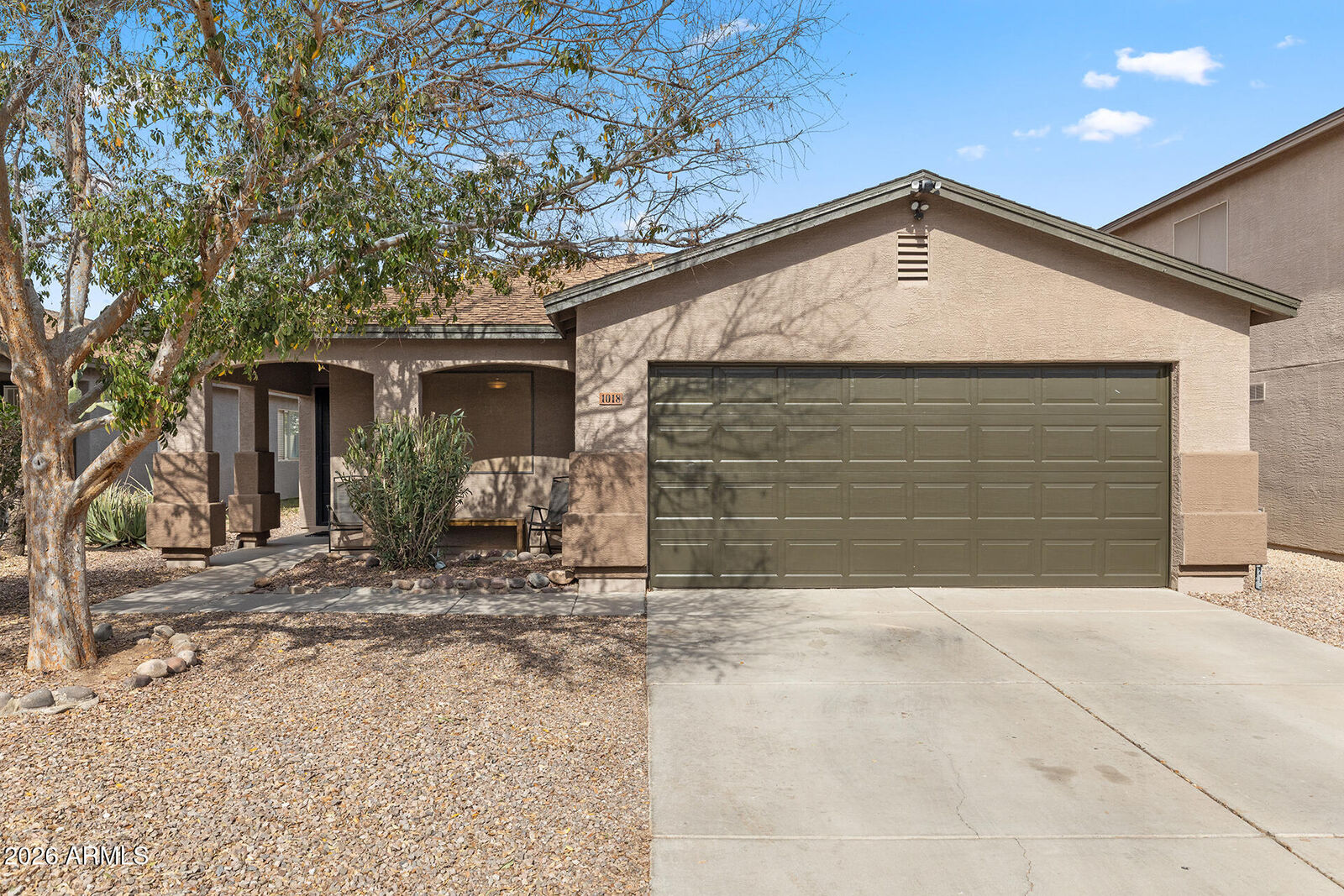 Property Photo:  1018 E Cowboy Cove Trail  AZ 85143 