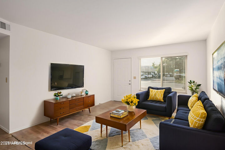 Property Photo:  632 W Julie Drive  AZ 85283 