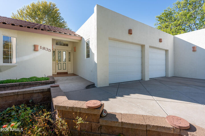 Property Photo:  1835 E Kerley Lane  AZ 86326 