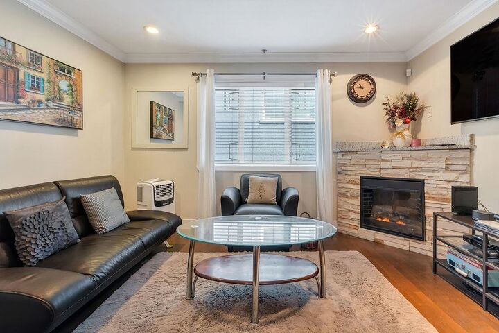 Photo de la propriété:  8787 Oak Street  BC V6P 4B4 