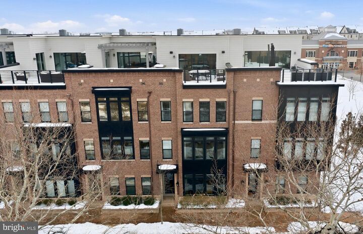 Property Photo:  42389 Willow Creek Way  VA 20148 