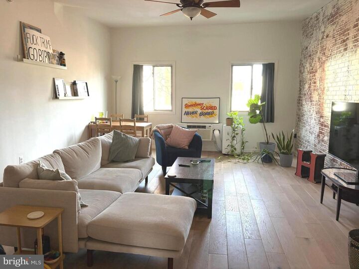 Property Photo:  2110 South Street 4  PA 19146 