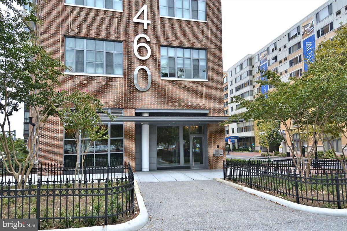 Property Photo:  460 New York NW 301  DC 20001 
