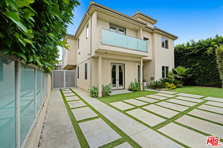 Property Photo:  841 N Crescent Heights Blvd  CA 90046 