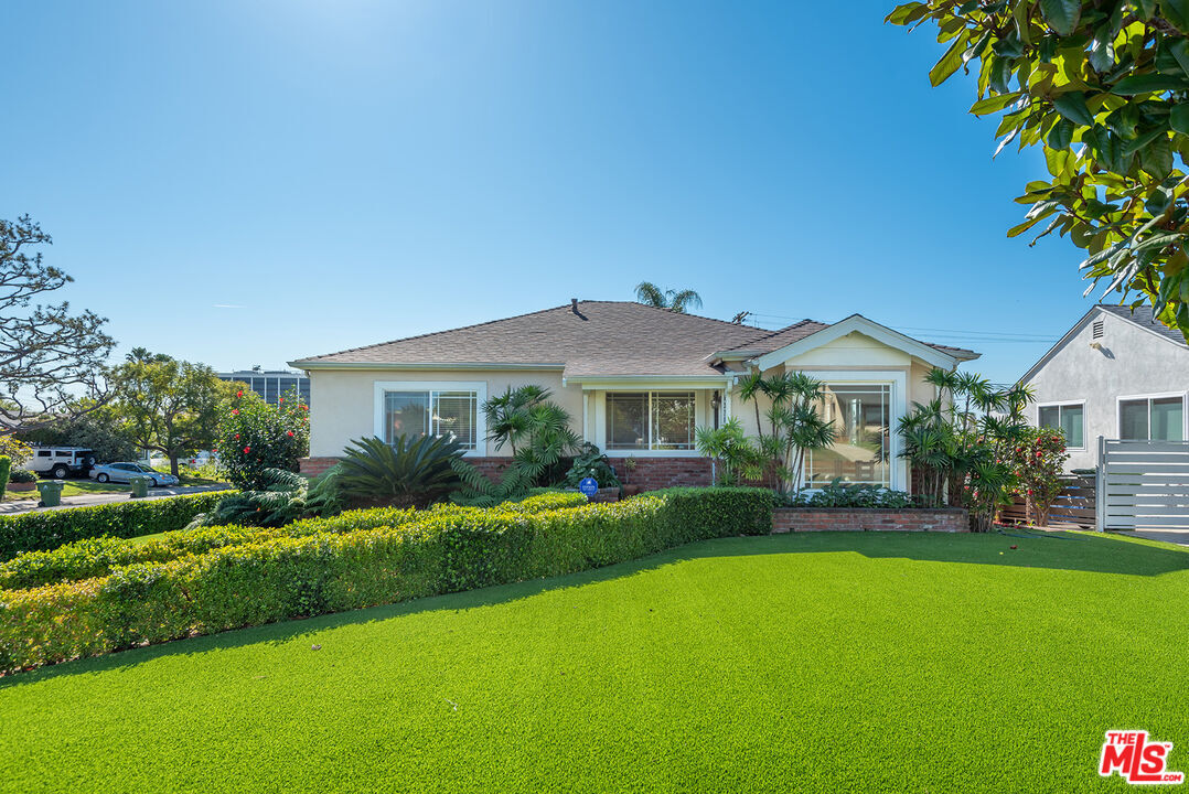 Property Photo: 6320 W 83rd St CA 90045