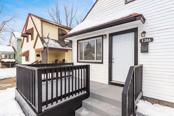 Property Photo:  1386 E 22nd Avenue  OH 43211 