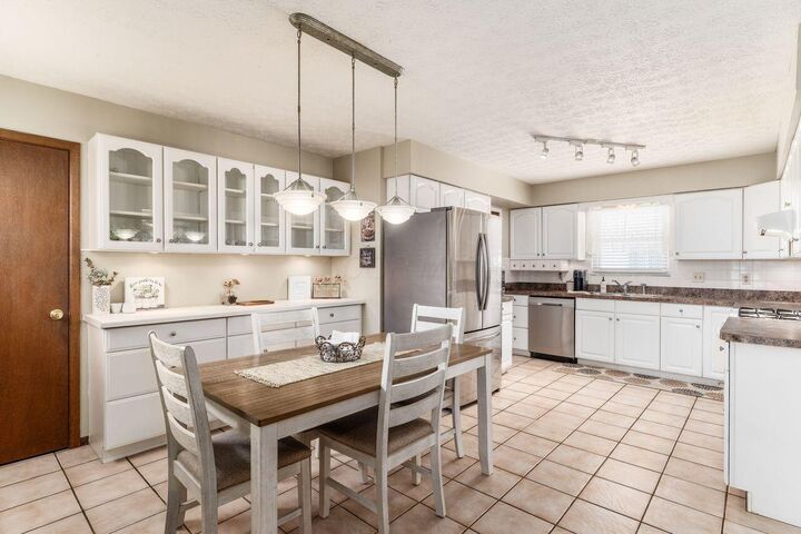 Property Photo:  460 Willow Run Drive  OH 43147 