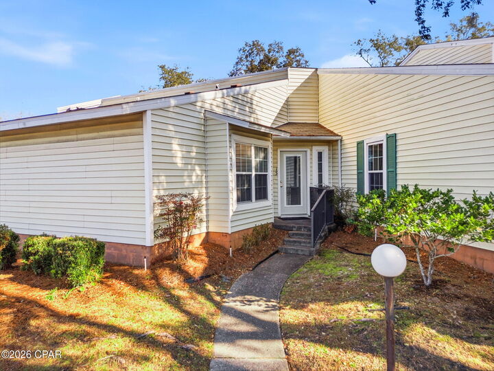 Property Photo:  2026 Baker Court 13  FL 32401 