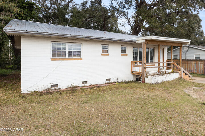 Property Photo:  284 Airport Boulevard  FL 32503 