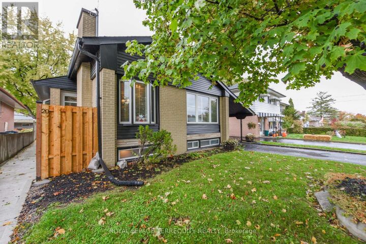 Property Photo:  20 Hallow Crescent  ON M9W 2V9 