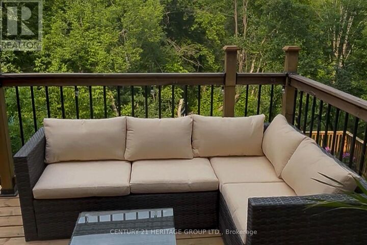 Property Photo:  13 Michael Drive East  ON L4C 5W6 