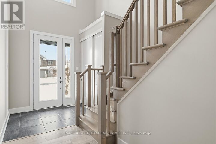 Property Photo:  114 Dun Skipper Drive  ON K1X 0G2 