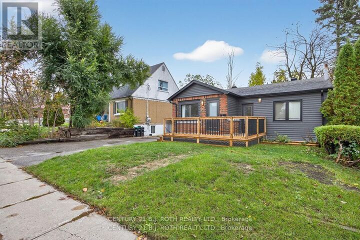 Property Photo:  155 Penetang Street  ON L4M 1V9 