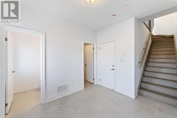 Property Photo: 2150 Trafalgar Road 56 ON L6H 8A5