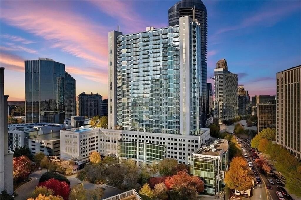 Property Photo:  3324 Peachtree Road NE 3015  GA 30326 