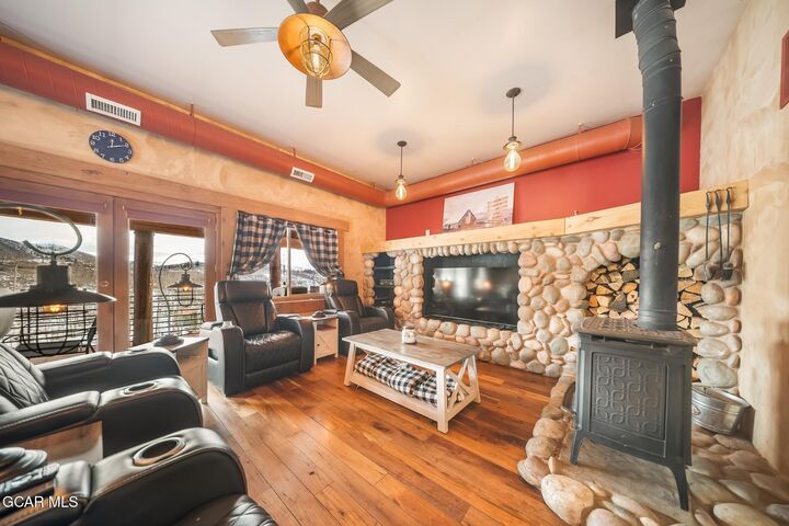 Property Photo:  442 Gcr 2414  CO 80459 
