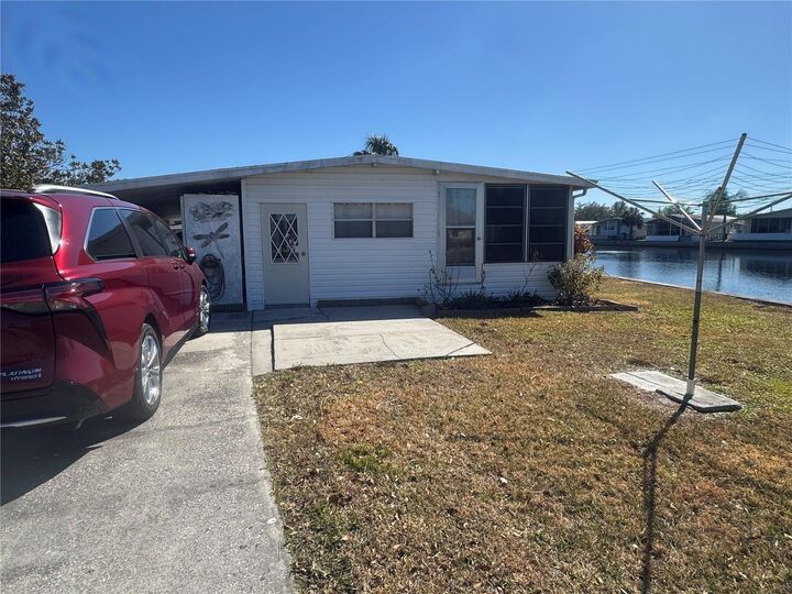 Property Photo:  4842 Britni Way 058  FL 33541 