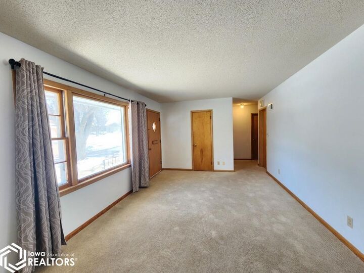 Property Photo:  616 S Louisiana Avenue  IA 50401 