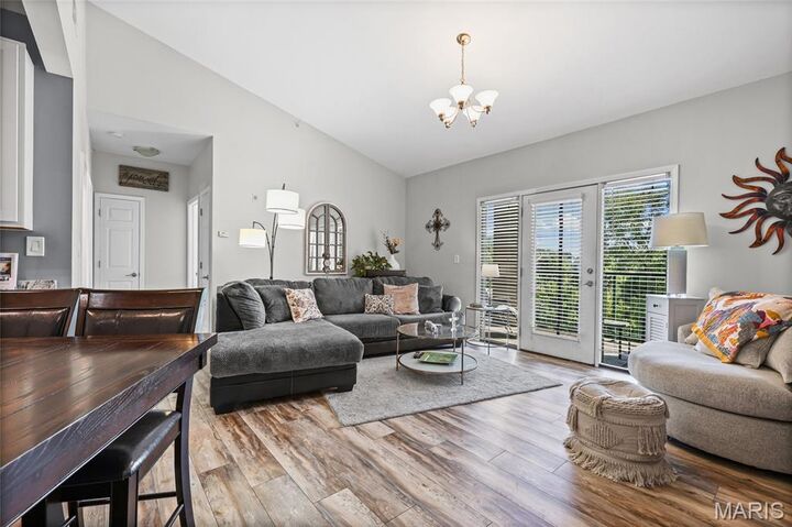 Property Photo:  885 Forest Avenue 303  MO 63088 