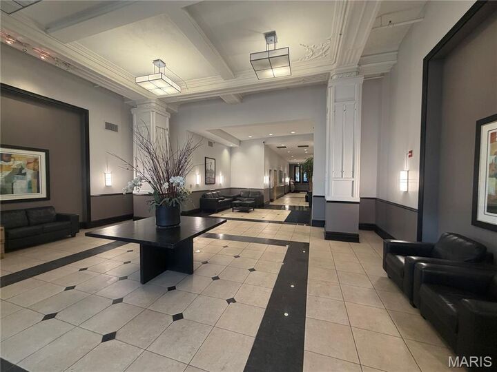 Property Photo:  1501 Locust Street 1002  MO 63103 