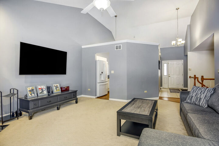 Property Photo:  2714 Lake Side Circle  IL 60431 