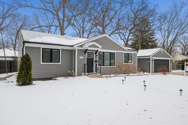 Property Photo:  1177 Ridge Road  IL 60035 