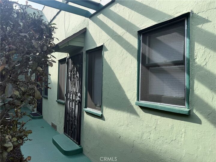 Property Photo:  1917 E 4th 5  CA 90802 