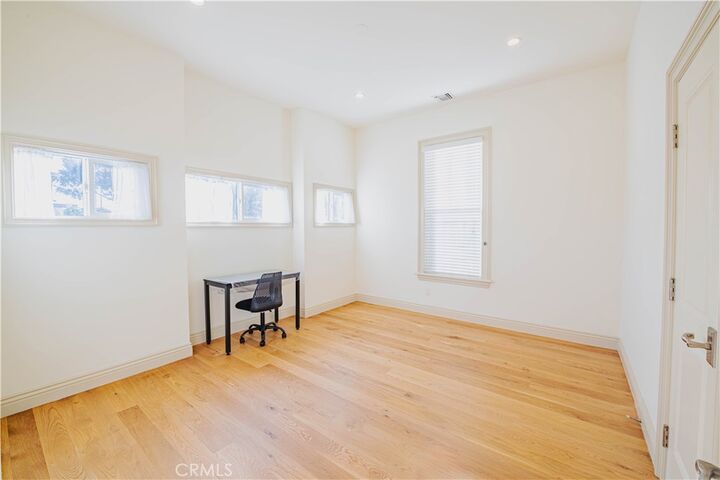 Property Photo:  1275 W 23rd  CA 90007 