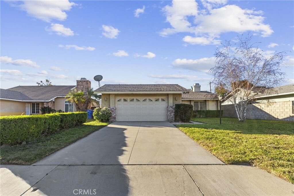 Property Photo: 1895 W Gilbert CA 92411