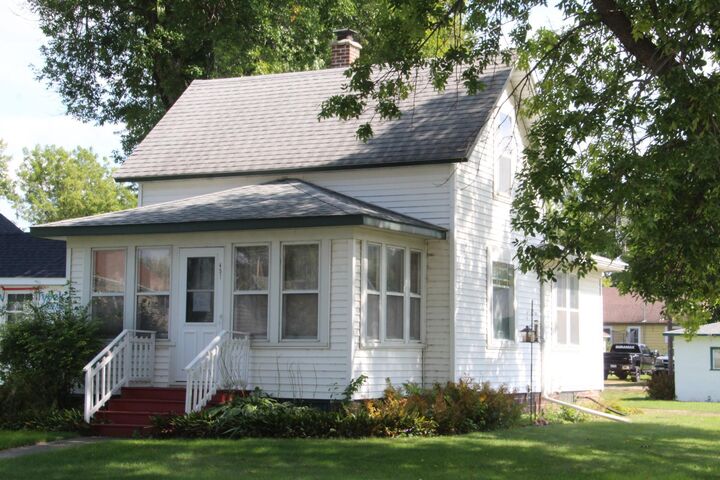 Property Photo:  451 2nd Street E  MN 55342 